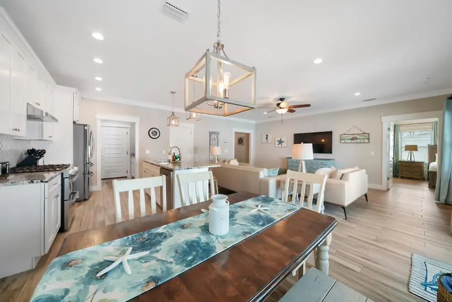 Laid Back In Laguna - Pet Friendly, Private Pool بنما سيتي بيتش بيت للعطل
